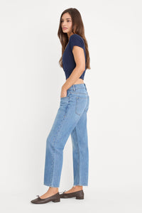 Weightless Boyfriend Jeans