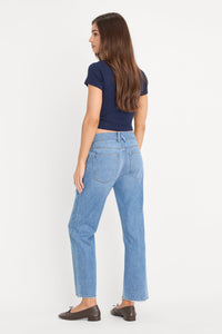 Weightless Boyfriend Jeans