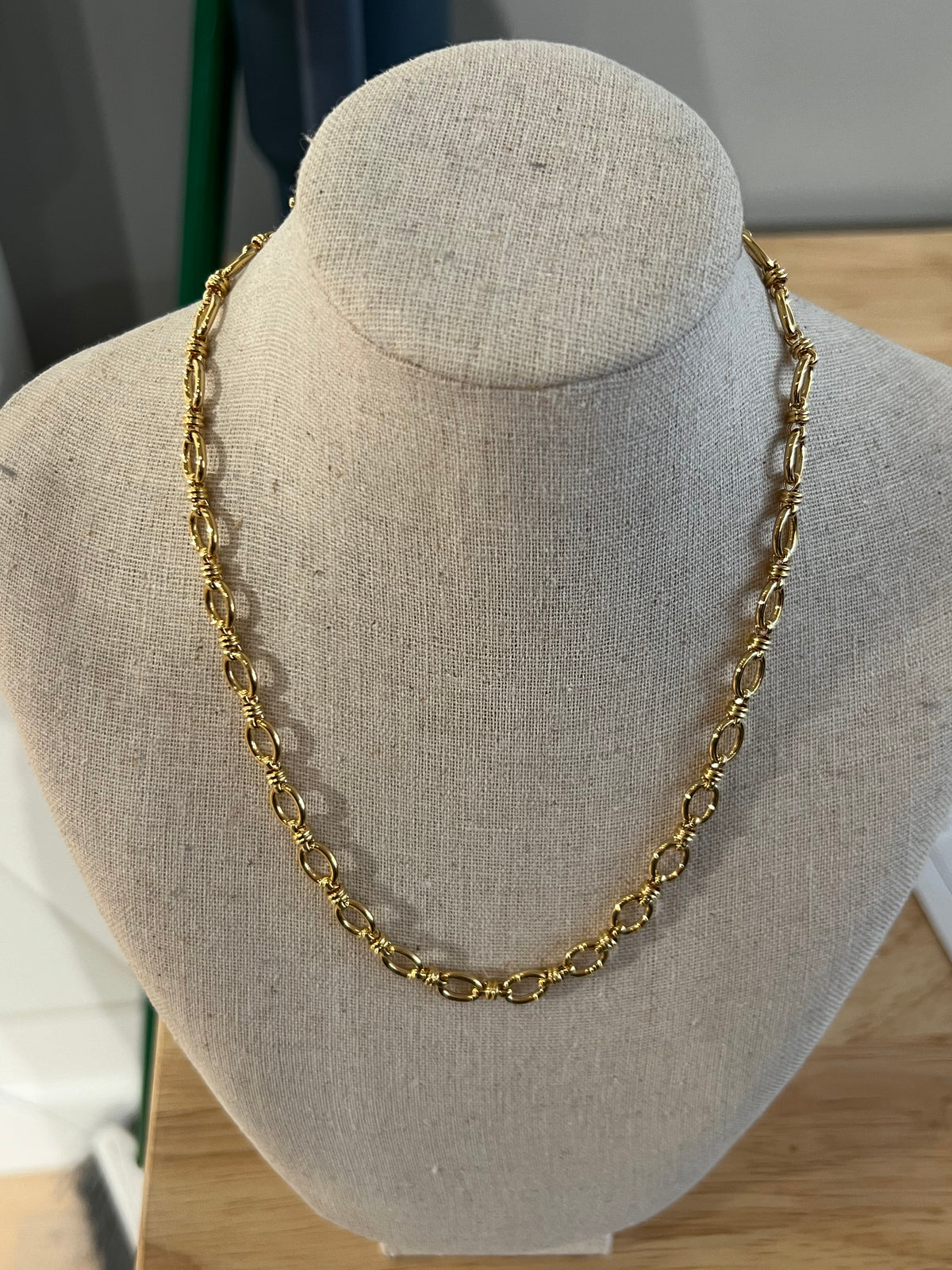 Emma Short Chain Necklace