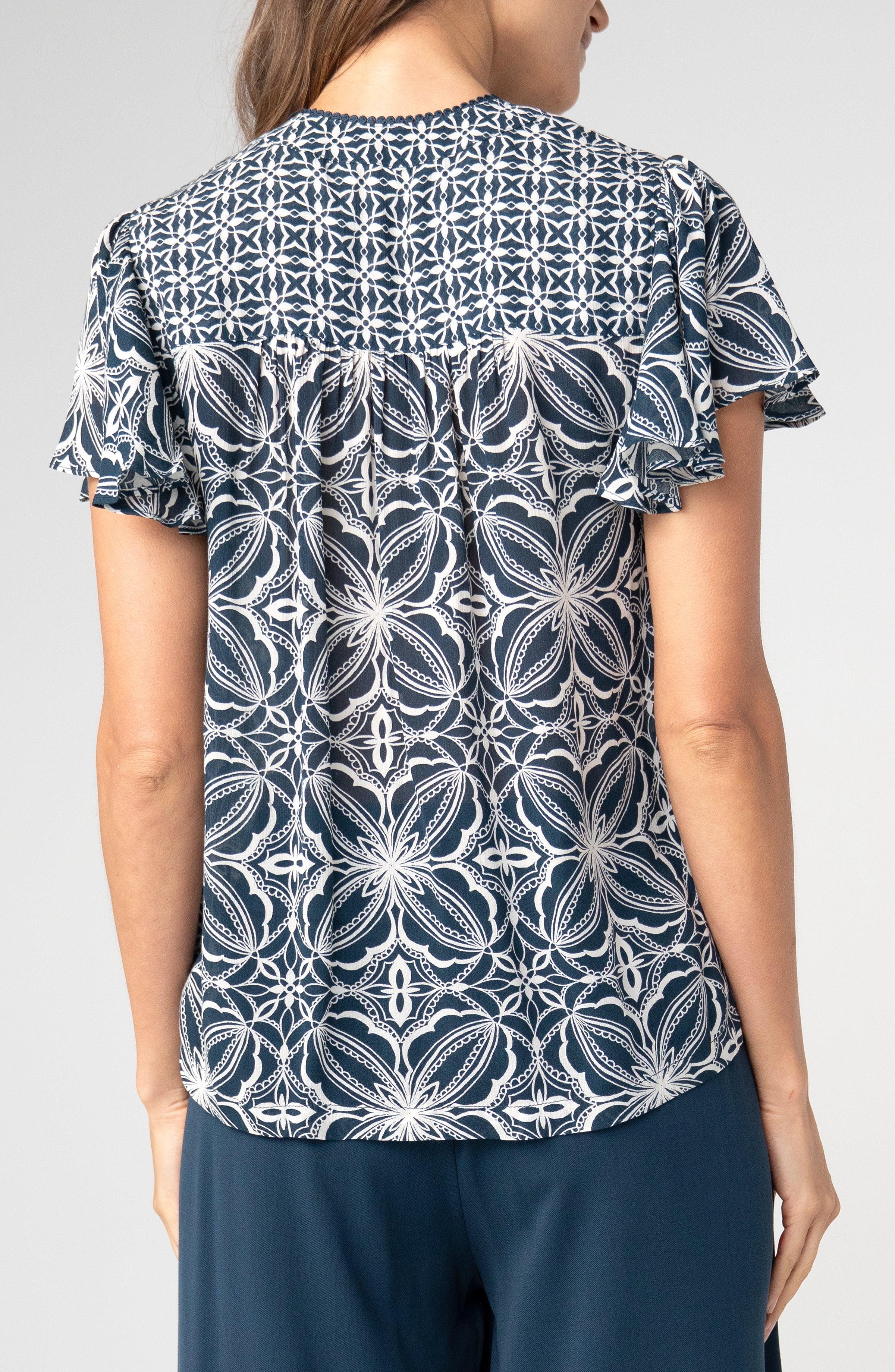 Flutter Sleeve Button Top