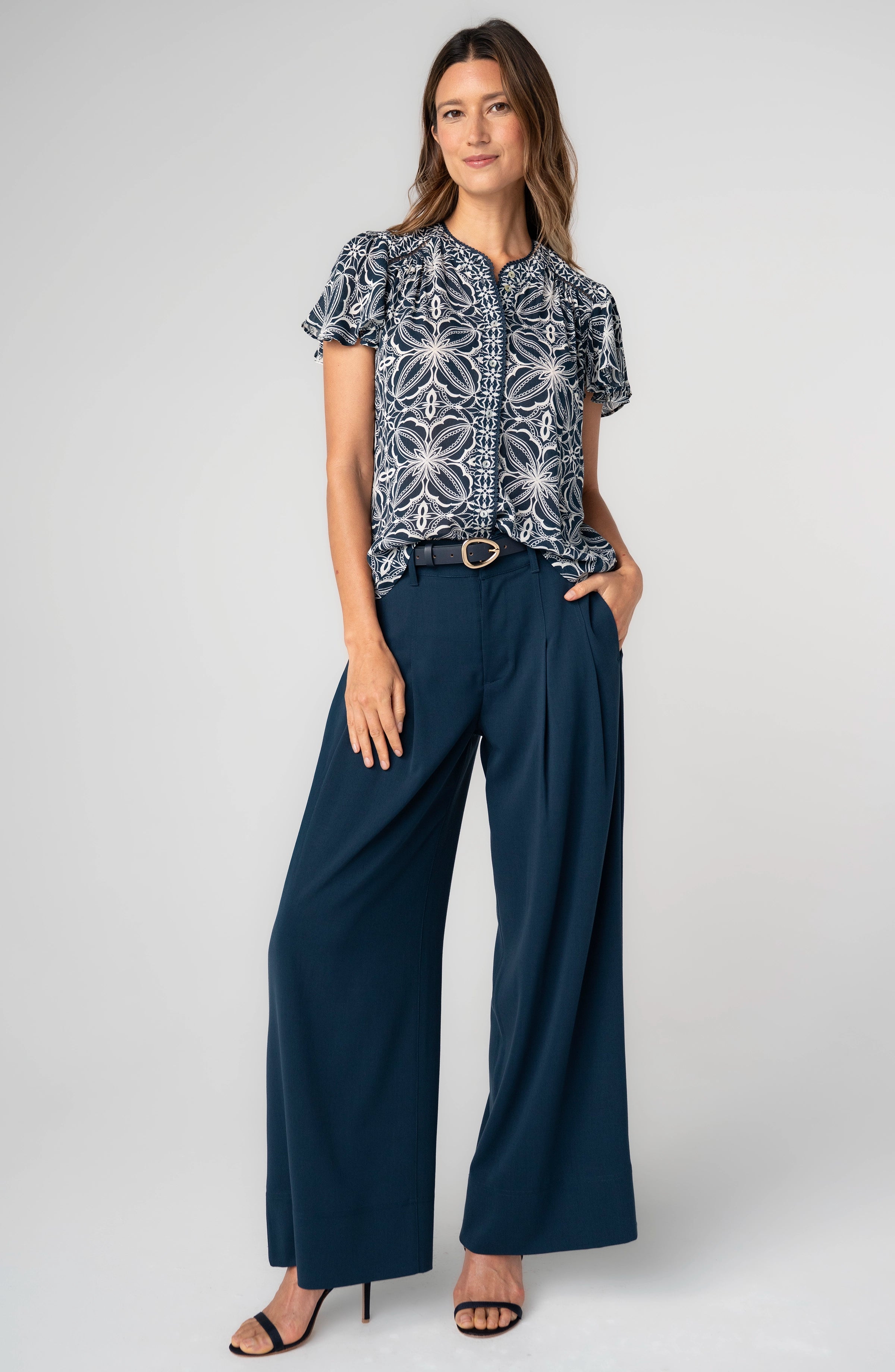 Flutter Sleeve Button Top