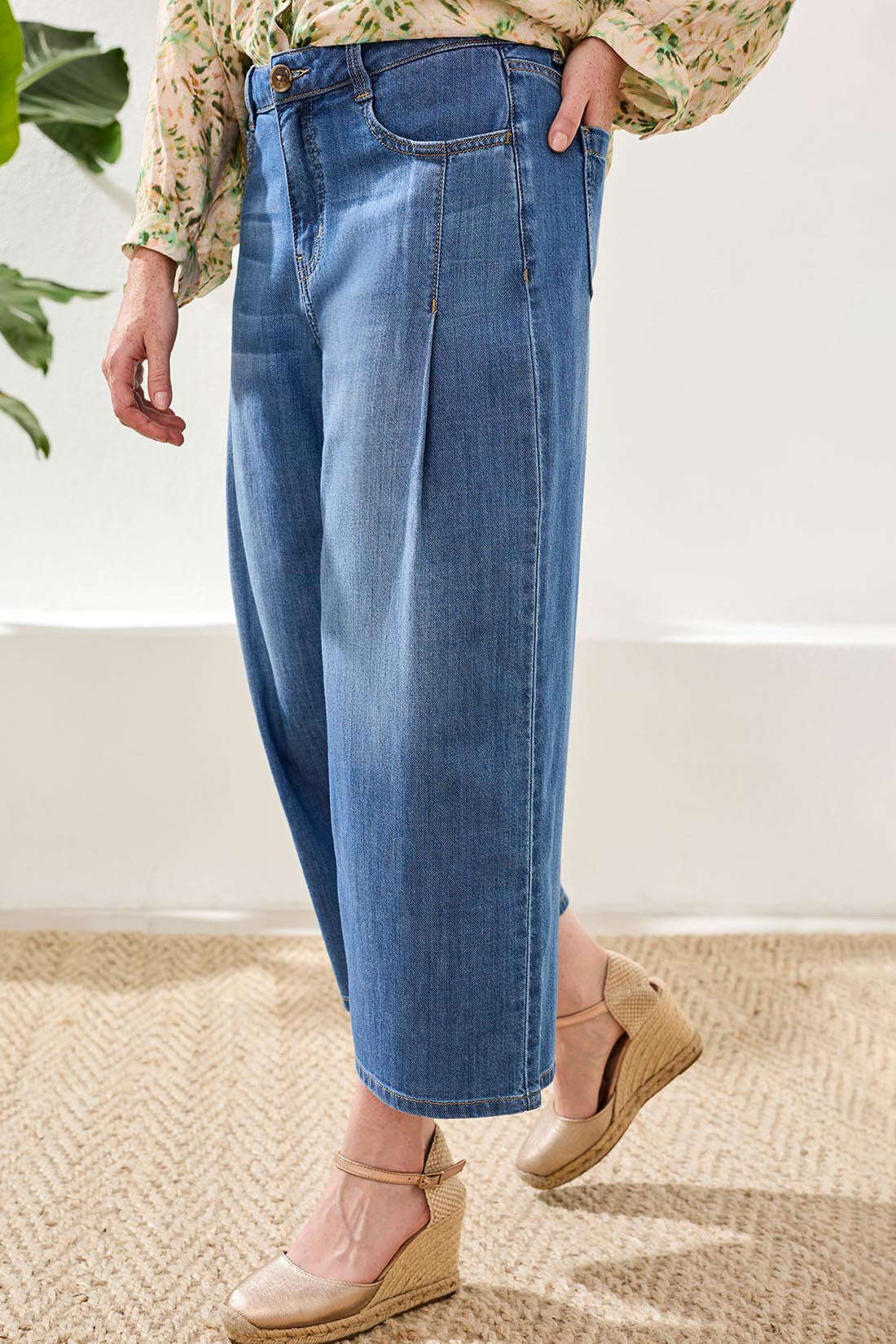 Audrey Pleated Crop Wide Leg Jeans