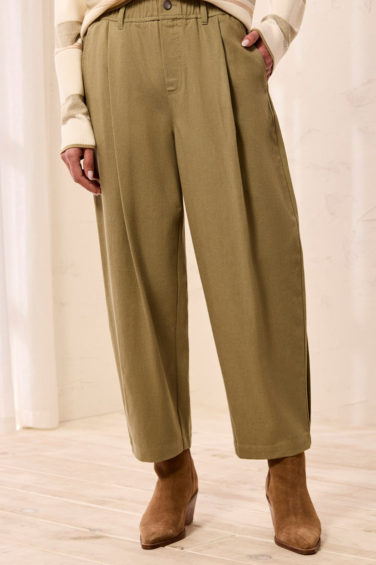 Twill Pleated Barrel Pants