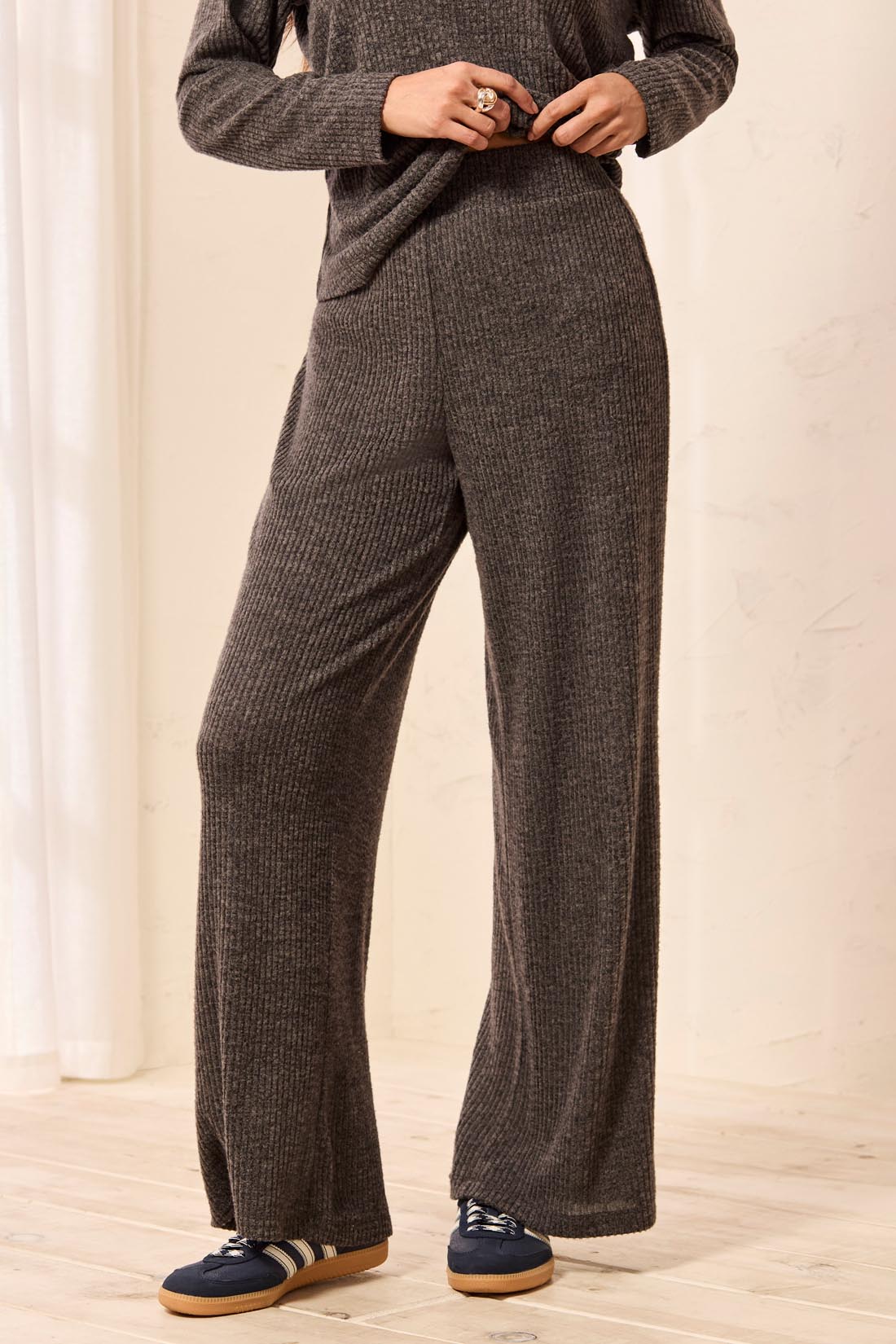 Pull-On Ankle Pant